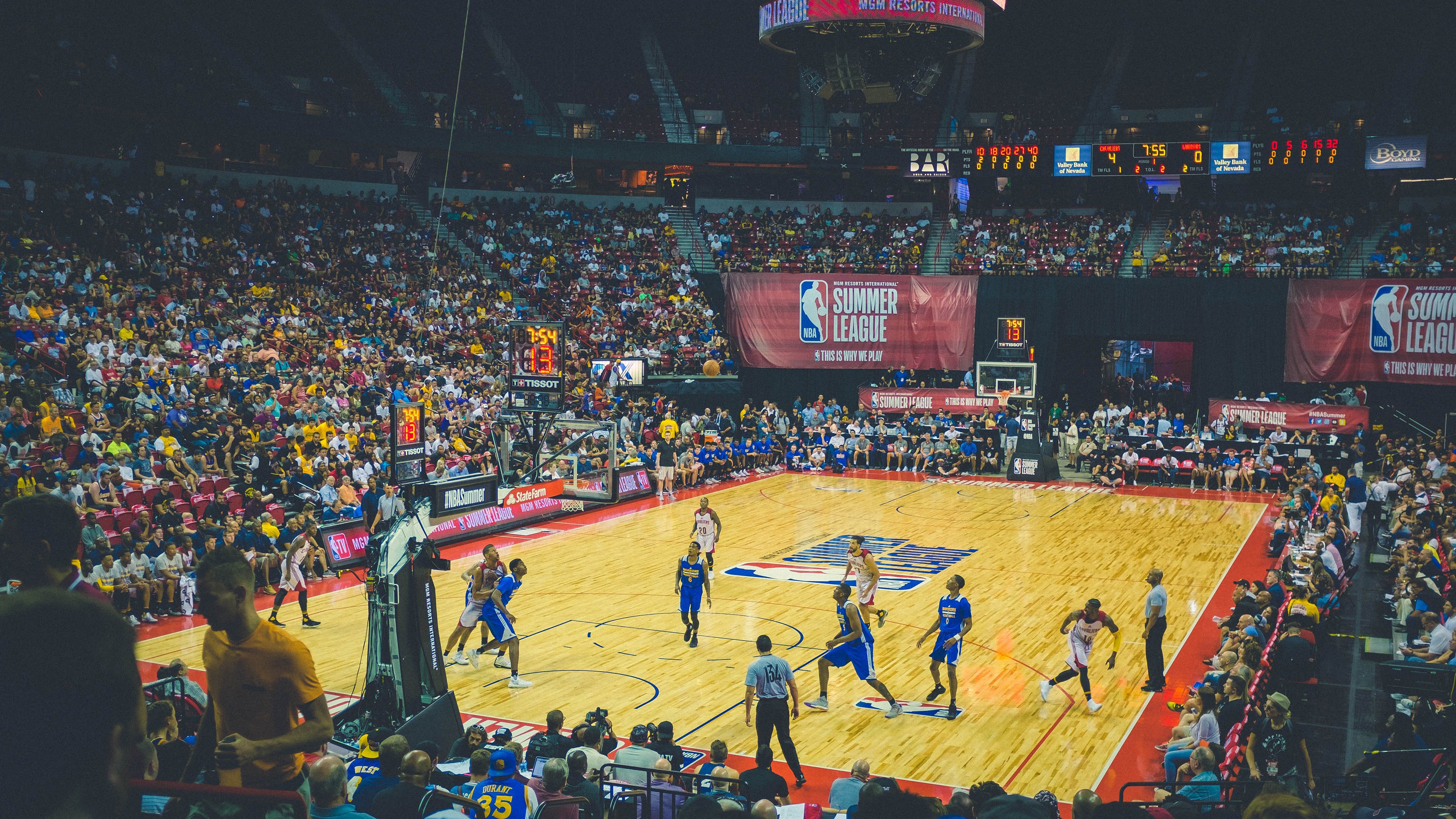 季后赛破纪录:斯托亚科维奇在一场比赛中抢断多达6次,成为“防守铁闸”!